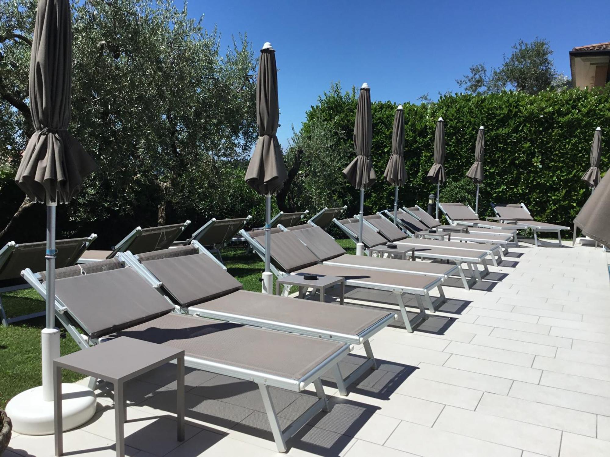 Hotel Villa Ca' Nova ***S Гарда Экстерьер фото