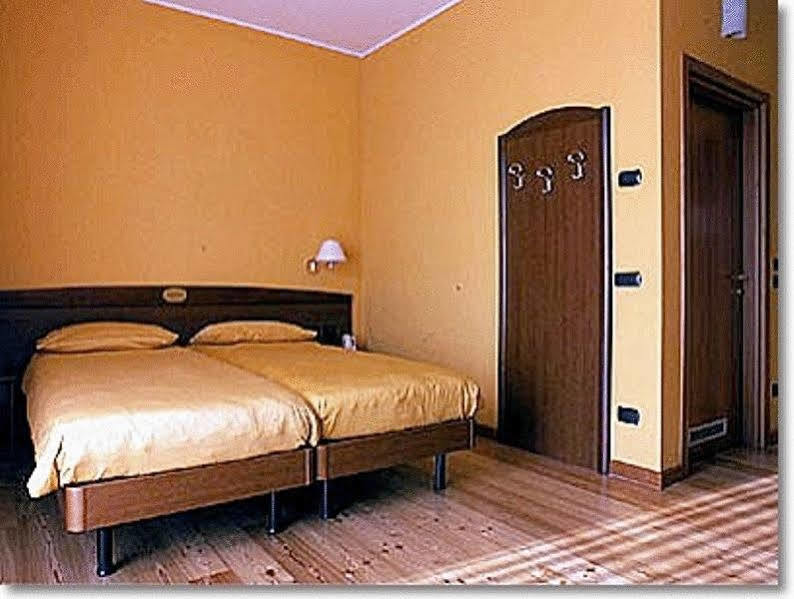 Hotel Villa Ca' Nova ***S Гарда Экстерьер фото